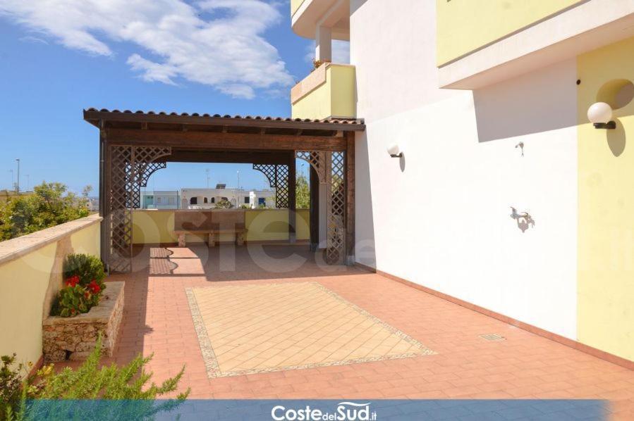 Case Vacanze Vista Mare Torre Pali Buitenkant foto