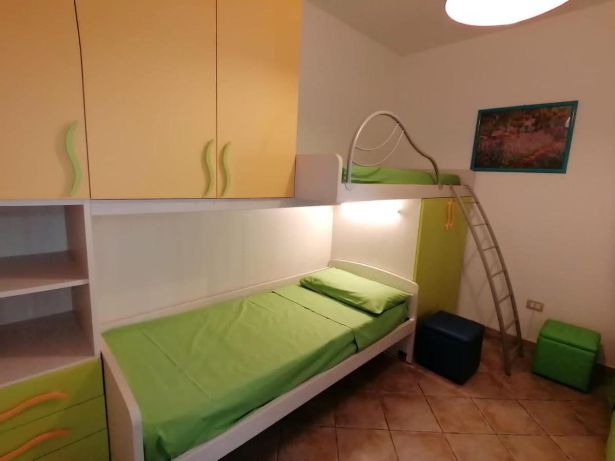 Case Vacanze Vista Mare Torre Pali Buitenkant foto